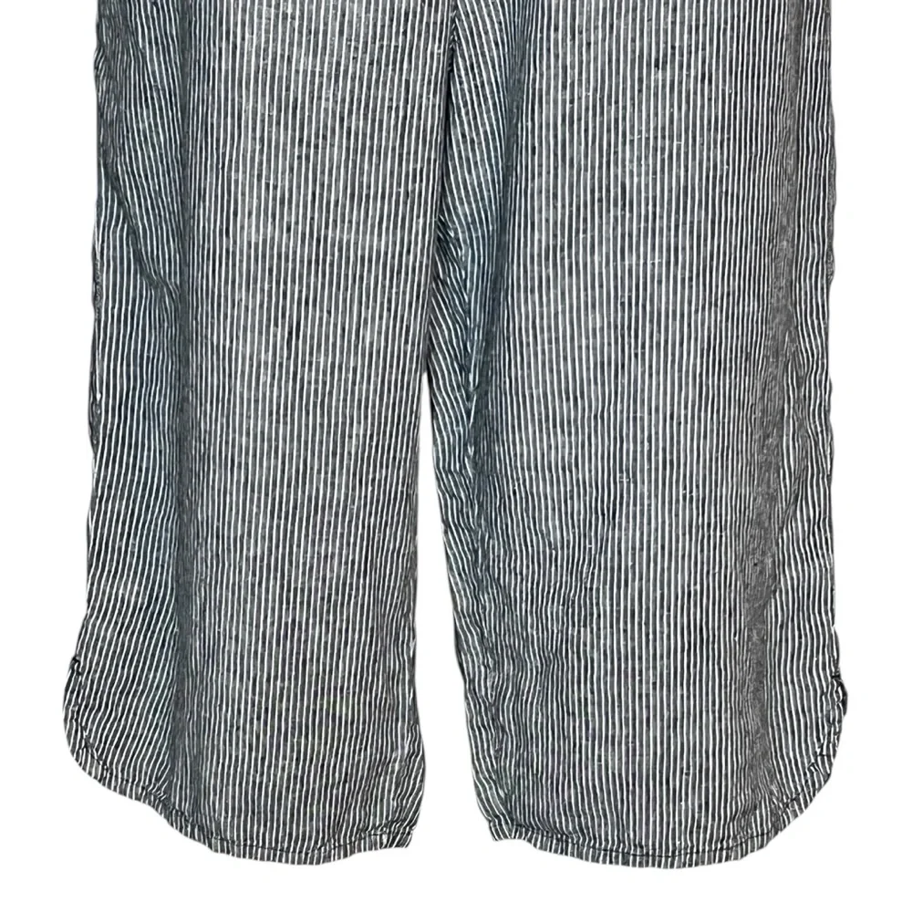 Coldwater Creek grey stripe linen capri pants with pockets size L petite